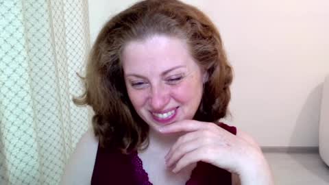 Snapshot of theladysblush chatting on May 28, 8:00 am Ella online show from May 28, 8:00 am