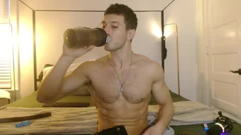 Snapshot of thelincolngrey chatting on March 3, 12:00 pm Lincoln online show from March 3, 12:00 pm