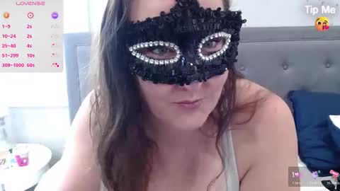 Snapshot of thelipsdown chatting on December 17, 2:01 pm Lacey online show from December 17, 2:01 pm