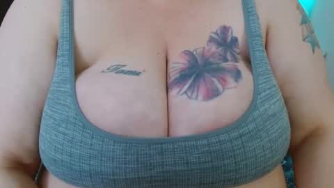 Snapshot of thenaughty1baby_2 chatting on February 18, 6:15 pm im on randomly so follow to know when im online online show from February 18, 6:15 pm