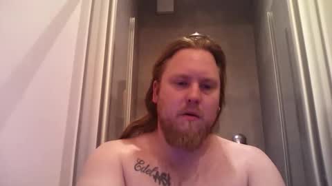 Snapshot of thenewdude1992 chatting on April 6, 4:08 pm thenewdude1992 online show from April 6, 4:08 pm