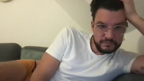 Snapshot of thenudeworldrover chatting on February 22, 8:42 pm thenudeworldrover online show from February 22, 8:42 pm