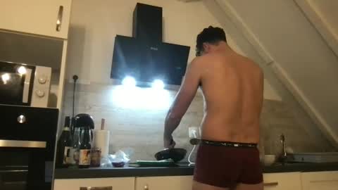 Snapshot of thenudeworldrover chatting on February 23, 7:28 pm thenudeworldrover online show from February 23, 7:28 pm