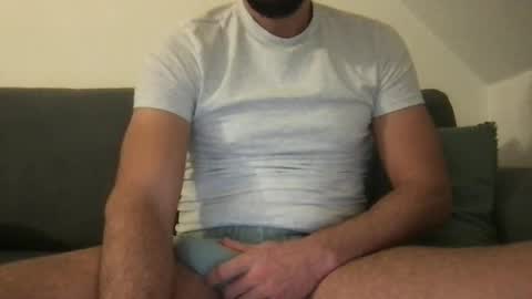 Snapshot of thenudeworldrover chatting on February 25, 11:44 pm thenudeworldrover online show from February 25, 11:44 pm