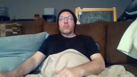 Snapshot of theo6974z chatting on May 18, 3:24 am theo6974z online show from May 18, 3:24 am