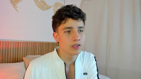 Snapshot of theohawke_ chatting on December 12, 2:22 pm THEO- MATEO online show from December 12, 2:22 pm