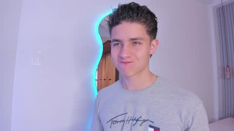 Snapshot of theohawke_ chatting on December 30, 2:40 pm THEO- MATEO online show from December 30, 2:40 pm