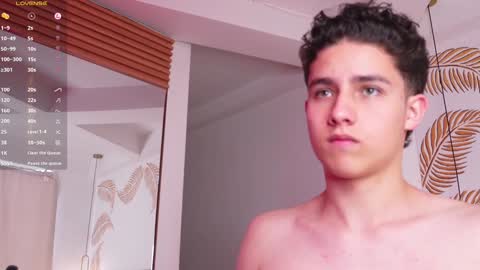 Snapshot of theohawke_ chatting on January 28, 4:52 pm THEO- MATEO online show from January 28, 4:52 pm