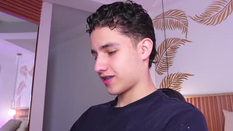 Snapshot of theohawke_ chatting on February 4, 1:38 pm THEO- MATEO online show from February 4, 1:38 pm