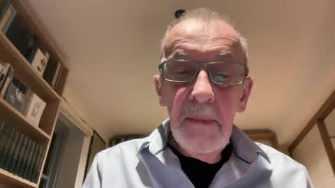 Snapshot of theowlandthe chatting on January 31, 9:26 pm theowlandthe online show from January 31, 9:26 pm
