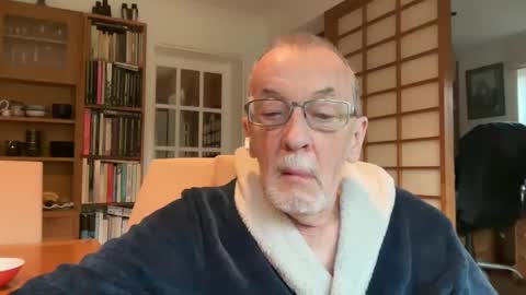 Snapshot of theowlandthe chatting on February 2, 8:24 am theowlandthe online show from February 2, 8:24 am