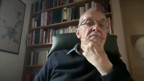Snapshot of theowlandthe chatting on February 26, 12:03 pm theowlandthe online show from February 26, 12:03 pm