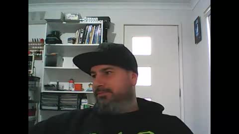 Snapshot of theozbeardguy chatting on November 9, 1:04 am aussiebeard online show from November 9, 1:04 am