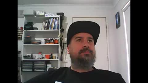 Snapshot of theozbeardguy chatting on November 24, 1:16 am aussiebeard online show from November 24, 1:16 am