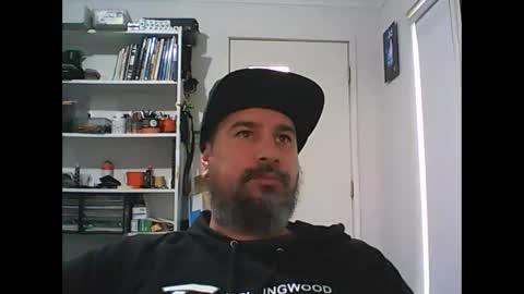 Snapshot of theozbeardguy chatting on November 26, 2:12 am aussiebeard online show from November 26, 2:12 am