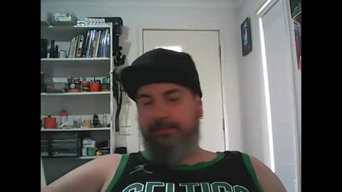 Snapshot of theozbeardguy chatting on January 19, 12:47 am aussiebeard online show from January 19, 12:47 am