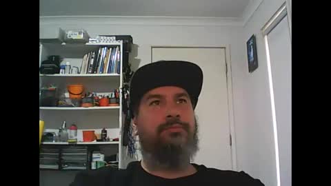 Snapshot of theozbeardguy chatting on February 9, 1:53 am aussiebeard online show from February 9, 1:53 am