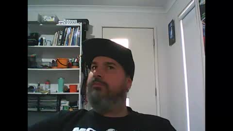 Snapshot of theozbeardguy chatting on February 18, 2:07 am aussiebeard online show from February 18, 2:07 am