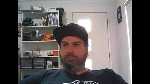 Snapshot of theozbeardguy chatting on March 3, 2:39 am aussiebeard online show from March 3, 2:39 am