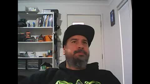 Snapshot of theozbeardguy chatting on May 18, 1:45 am aussiebeard online show from May 18, 1:45 am