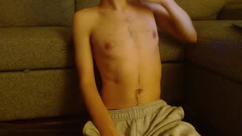 Snapshot of theplace11 chatting on November 6, 1:17 am thefacelessplace online show from November 6, 1:17 am