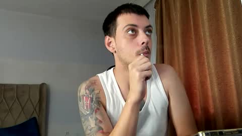 Snapshot of thepoorbatman chatting on September 17, 9:33 am thepoorbatman online show from September 17, 9:33 am