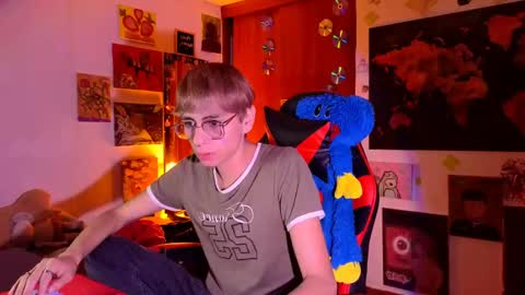 Snapshot of theprince_red chatting on April 15, 7:32 pm Matt independent model online show from April 15, 7:32 pm