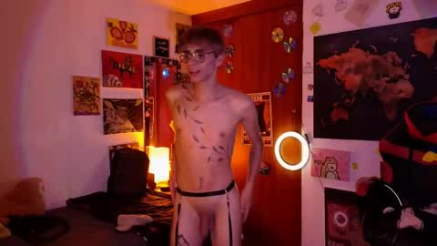 Snapshot of theprince_red chatting on April 16, 9:39 pm Matt independent model online show from April 16, 9:39 pm