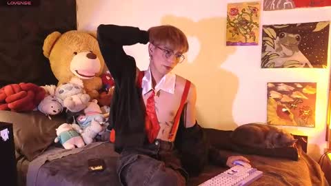 Snapshot of theprince_red chatting on April 18, 8:42 pm Matt independent model online show from April 18, 8:42 pm