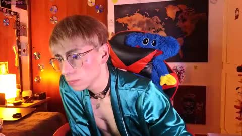 Snapshot of theprince_red chatting on April 21, 1:42 am Matt independent model online show from April 21, 1:42 am