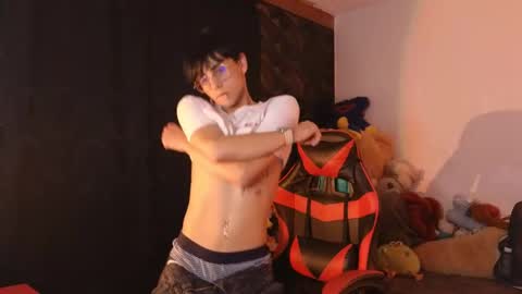 Snapshot of theprince_red chatting on May 11, 9:34 pm Matt independent model online show from May 11, 9:34 pm