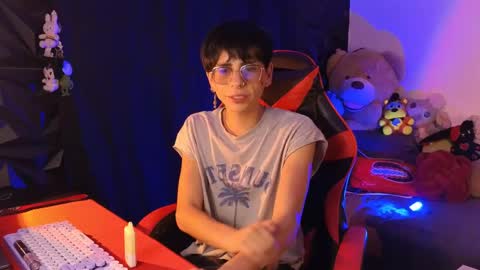 Snapshot of theprince_red chatting on May 14, 8:37 pm Matt independent model online show from May 14, 8:37 pm