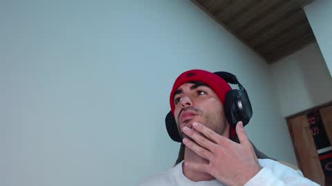 Santiago Enrique online show from February 12, 4:40 am