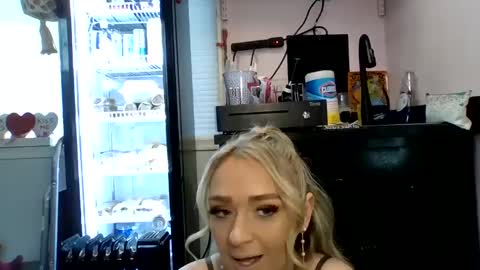 Snapshot of therealbabygofficial chatting on February 19, 12:25 am therealbabygofficial online show from February 19, 12:25 am