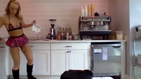 Snapshot of therealbabygofficial chatting on October 1, 8:15 pm therealbabygofficial online show from October 1, 8:15 pm