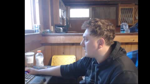 Snapshot of therealbigcheese0695 chatting on February 18, 10:03 pm therealbigcheese0695 online show from February 18, 10:03 pm