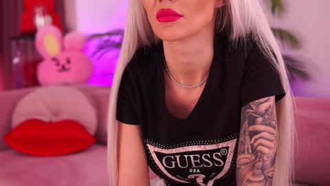 Deea  online show from February 2, 1:52 pm