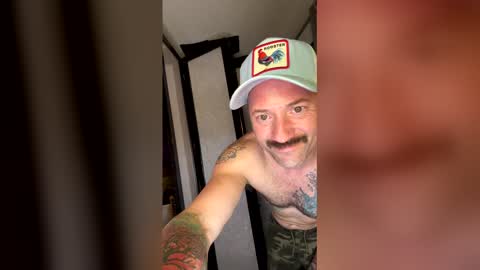Snapshot of therealmattyice chatting on June 9, 4:57 am therealmattyice online show from June 9, 4:57 am