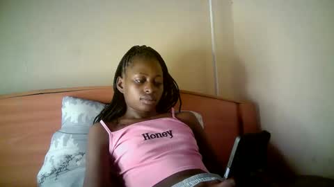 Snapshot of therry_heart chatting on April 30, 3:57 am hearty online show from April 30, 3:57 am