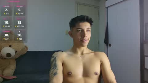 Snapshot of thesaint_xxx chatting on June 26, 10:03 pm thesaint_xxx online show from June 26, 10:03 pm