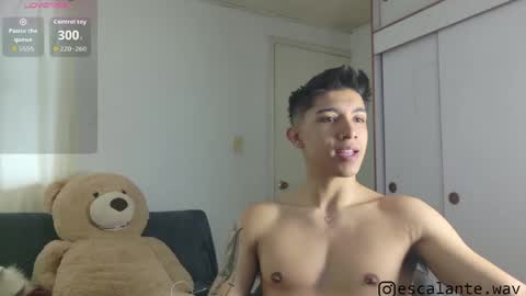 Snapshot of thesaint_xxx chatting on July 23, 5:33 pm thesaint_xxx online show from July 23, 5:33 pm