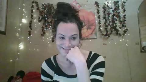Snapshot of thesillymillie chatting on April 23, 6:54 pm sillymillie0 online show from April 23, 6:54 pm