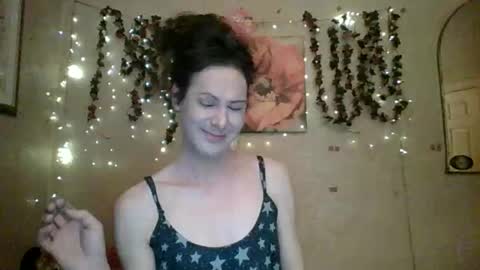 Snapshot of thesillymillie chatting on May 24, 3:00 am sillymillie0 online show from May 24, 3:00 am