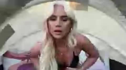 Snapshot of theskylarhayes chatting on April 2, 12:30 am Skylarrrr online show from April 2, 12:30 am