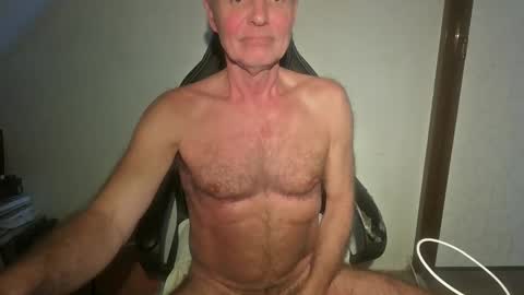 Snapshot of thestrip01 chatting on May 24, 5:29 pm NudeDJ online show from May 24, 5:29 pm