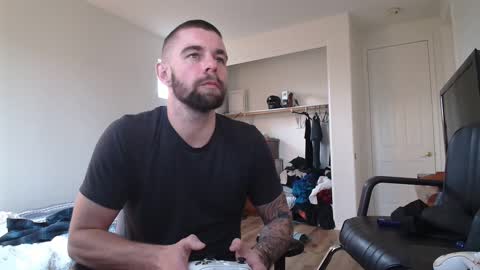 Snapshot of theufcfan_8181 chatting on March 7, 1:09 am troy online show from March 7, 1:09 am