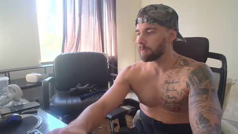 Snapshot of theufcfan_8181 chatting on October 20, 9:15 pm troy online show from October 20, 9:15 pm