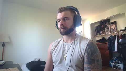 Snapshot of theufcfan_8181 chatting on April 7, 5:02 pm troy online show from April 7, 5:02 pm