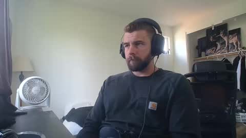 Snapshot of theufcfan_8181 chatting on April 11, 7:18 pm troy online show from April 11, 7:18 pm