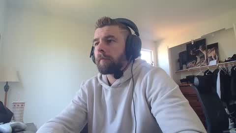 Snapshot of theufcfan_8181 chatting on April 14, 8:37 pm troy online show from April 14, 8:37 pm